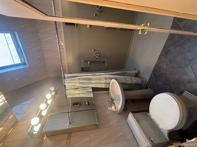 62 12th Avenue, Mineola, NY 11501