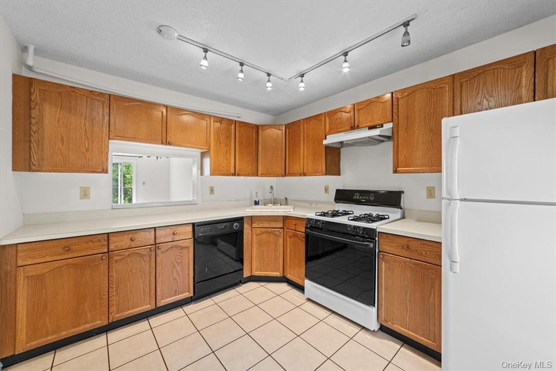 6 Cumberland Court, Peekskill, NY 10566