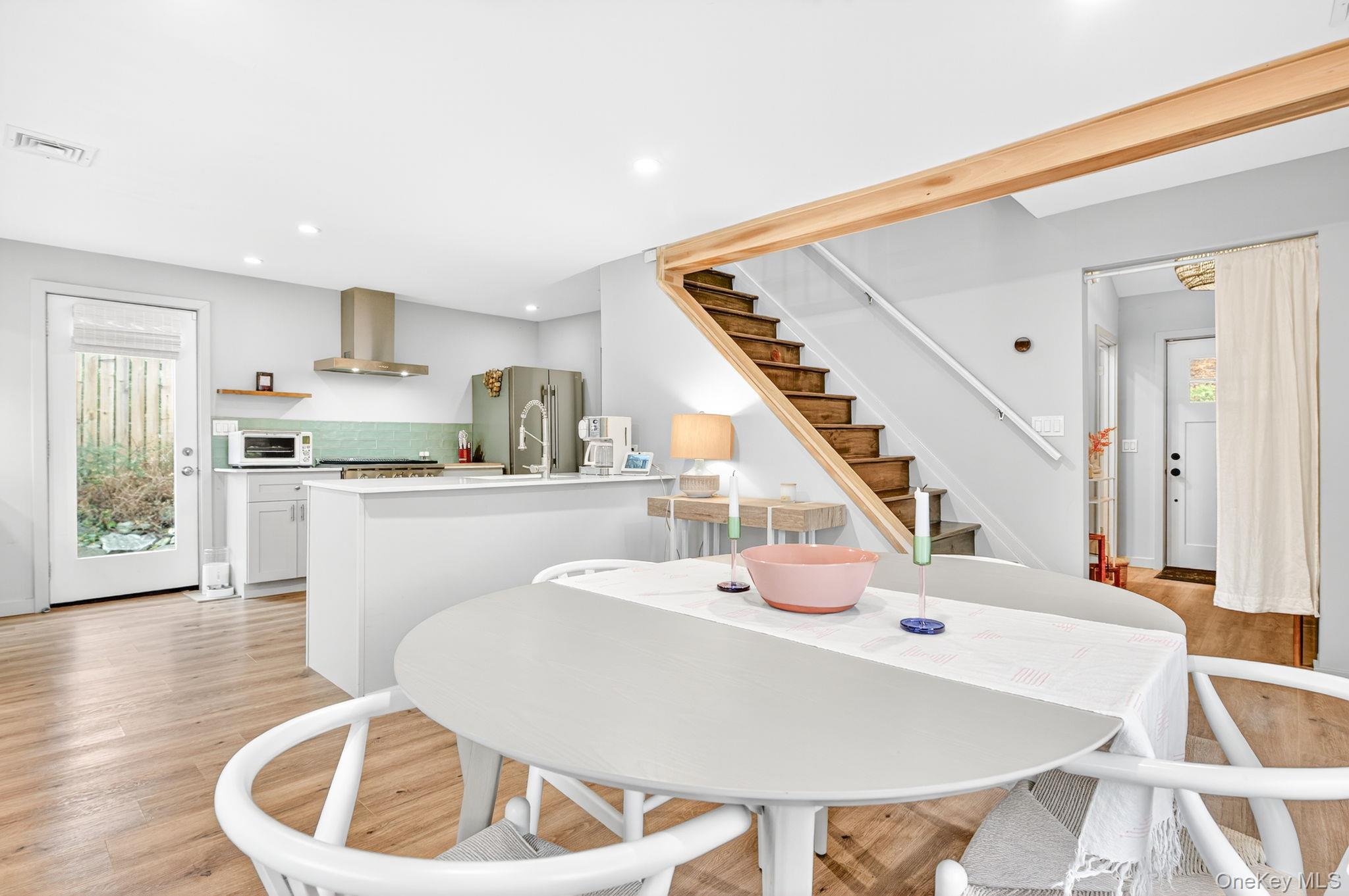 39 N Broadway, Esopus, NY 12401