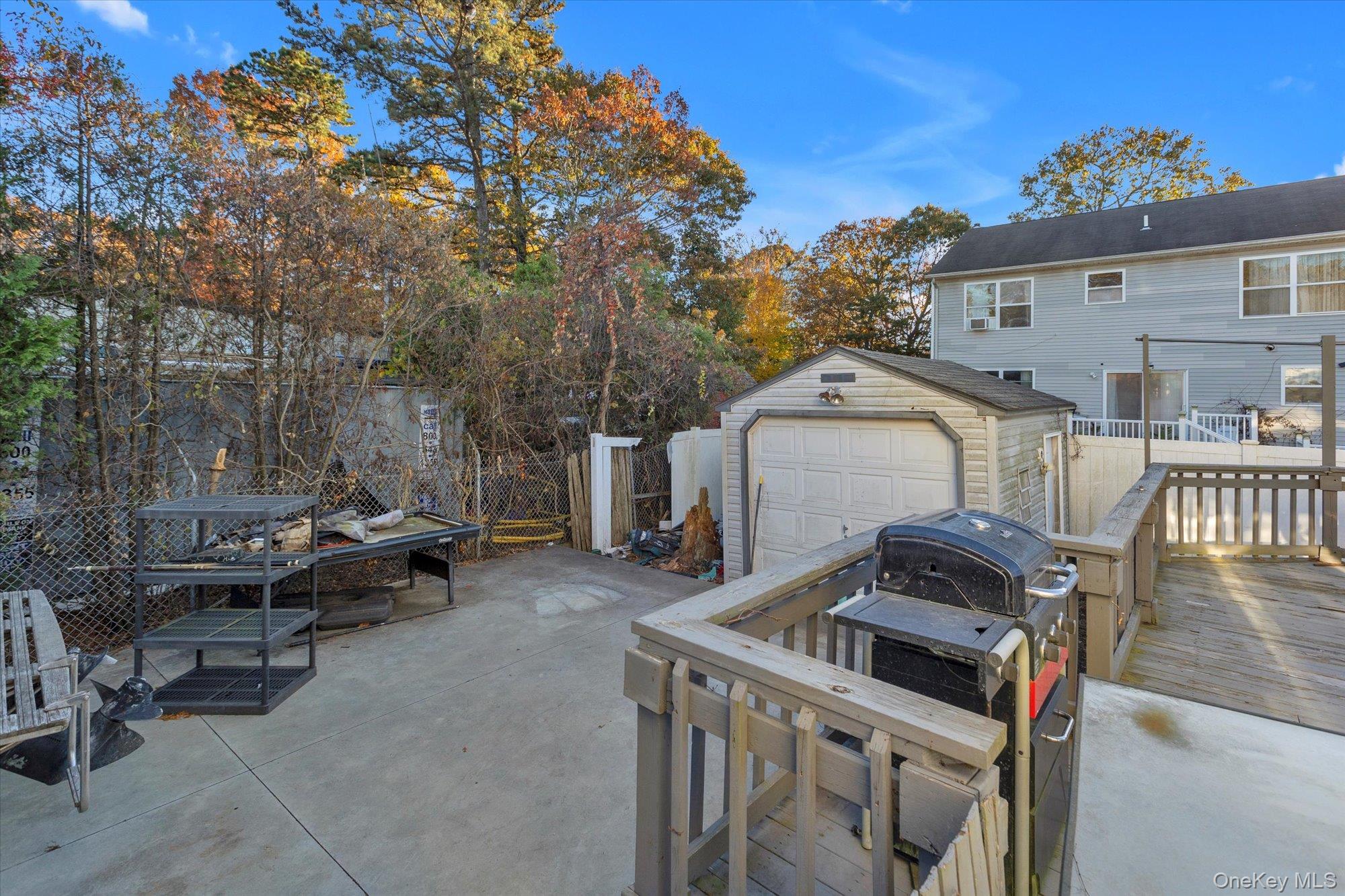 17 Ostend Circle, Shirley, NY 11967