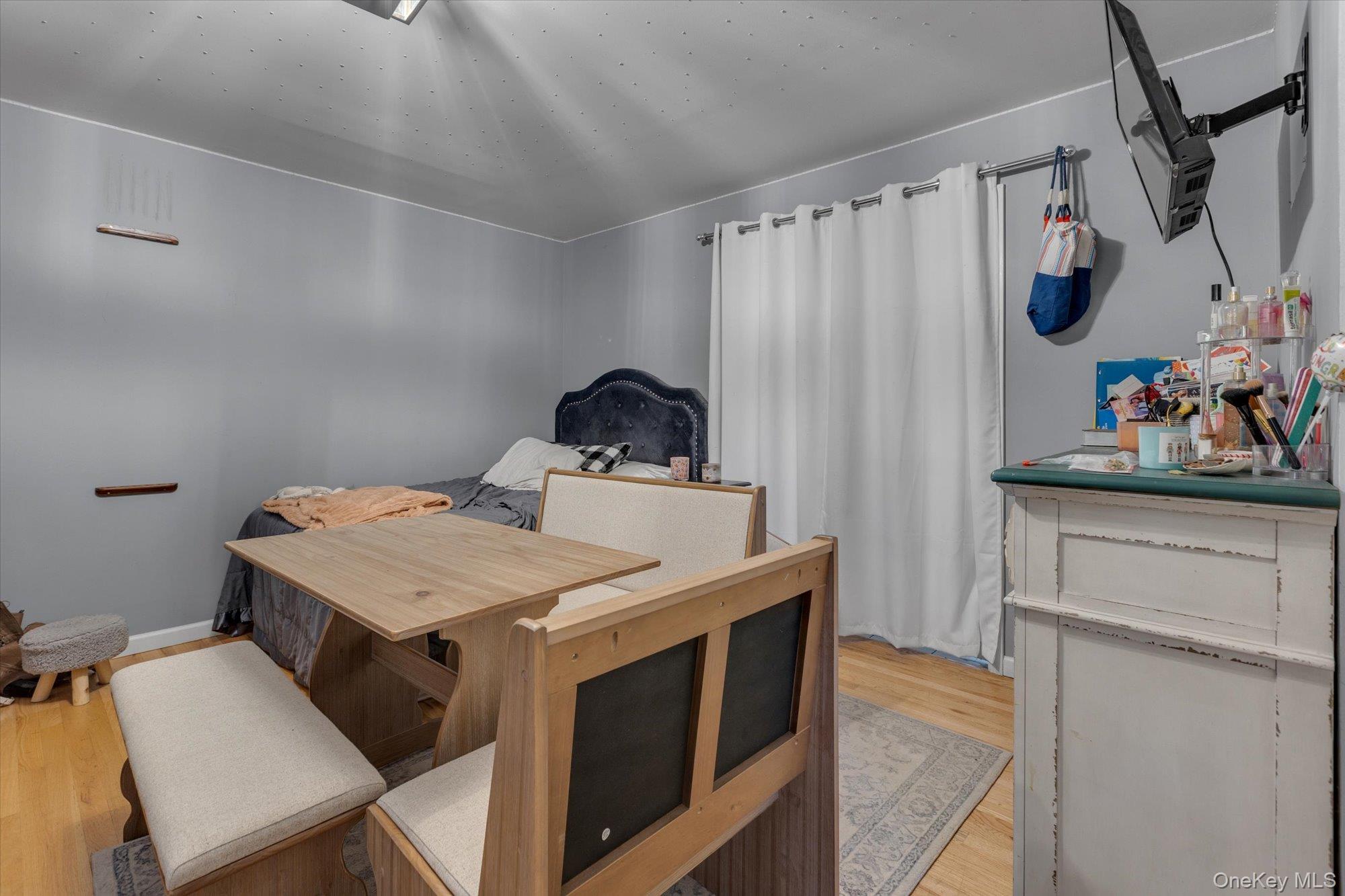 17 Ostend Circle, Shirley, NY 11967