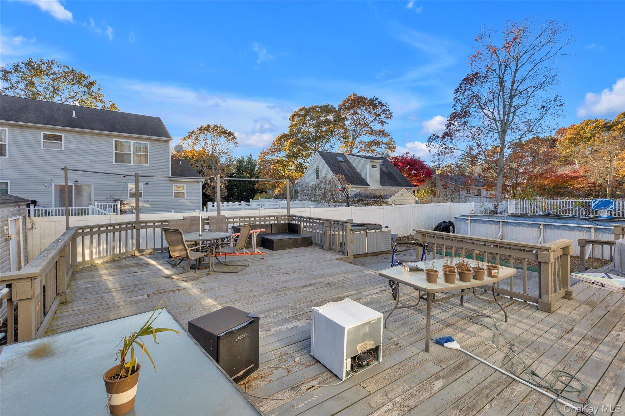 17 Ostend Circle, Shirley, NY 11967