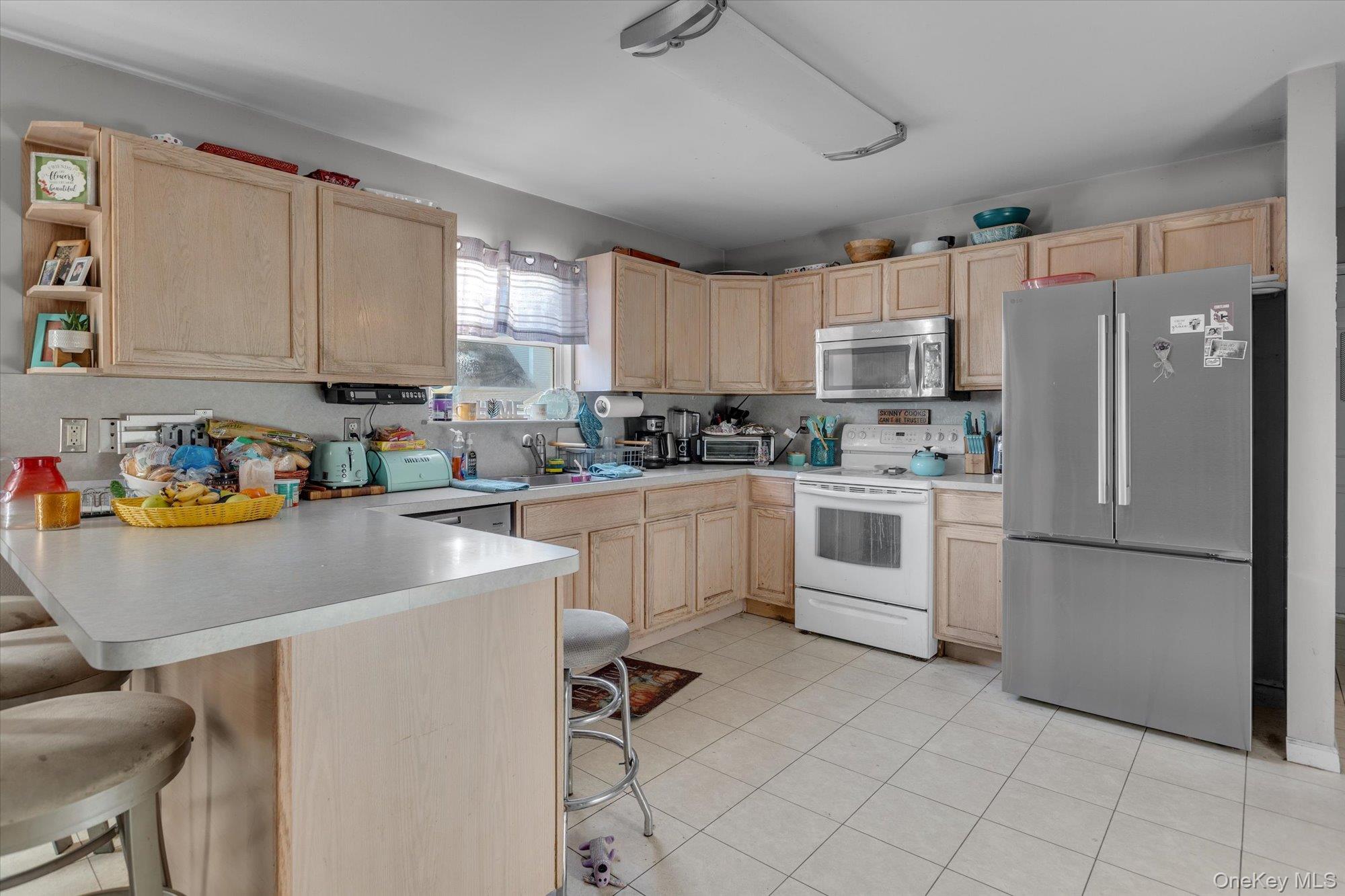 17 Ostend Circle, Shirley, NY 11967