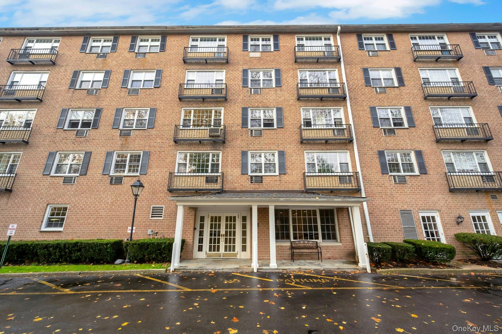 4 Consulate Drive # 1B, Tuckahoe, NY 10707