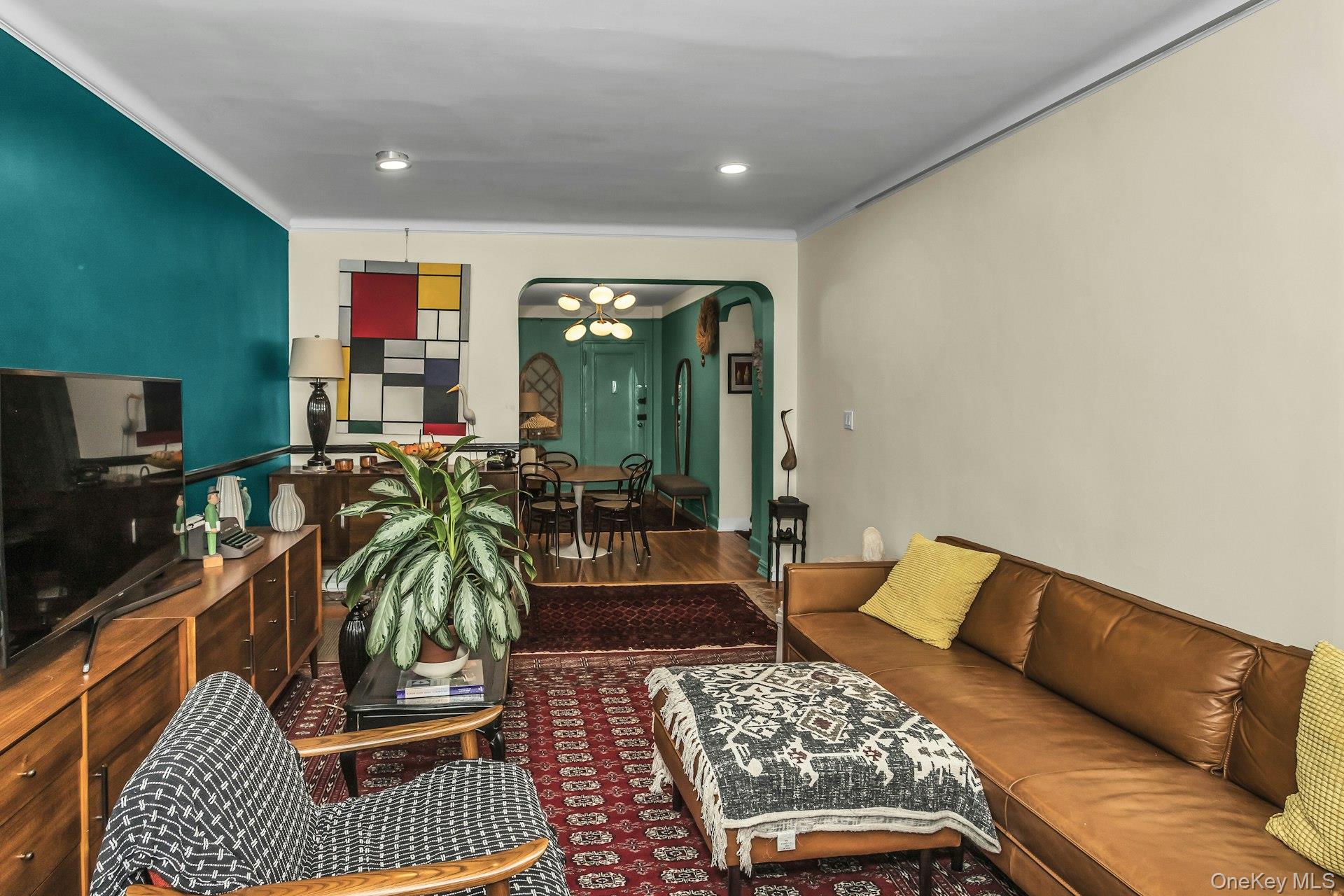 99-45 67th Road # 422, Forest Hills, NY 11375