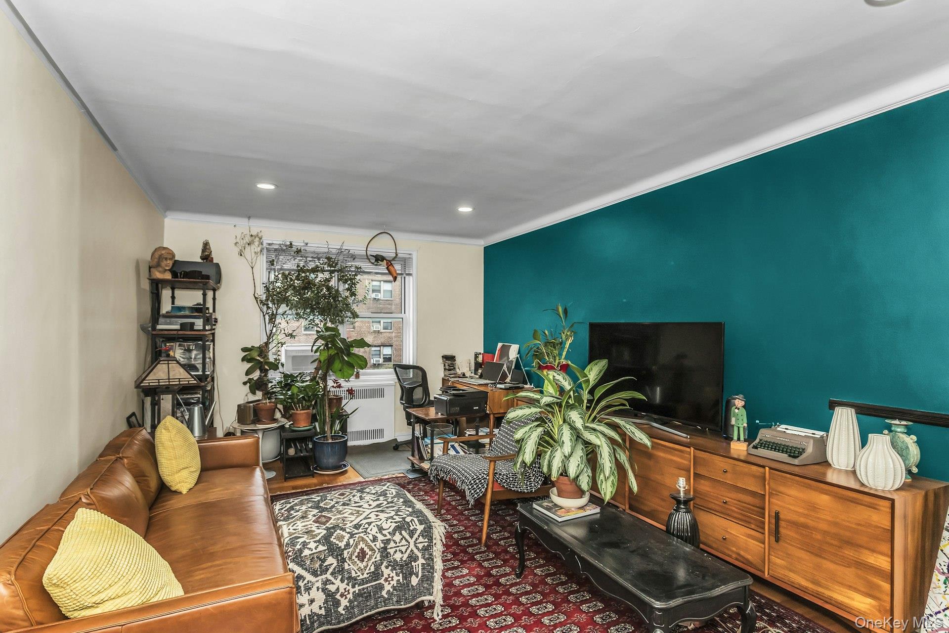 99-45 67th Road # 422, Forest Hills, NY 11375