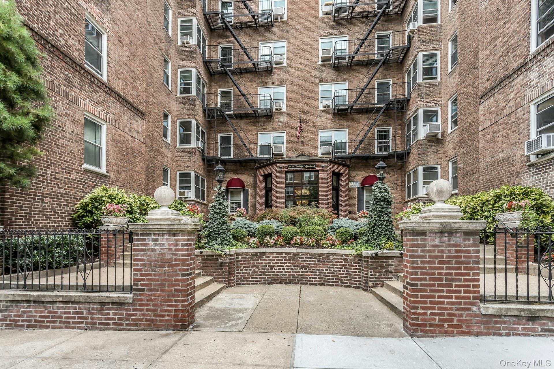 99-45 67th Road # 422, Forest Hills, NY 11375