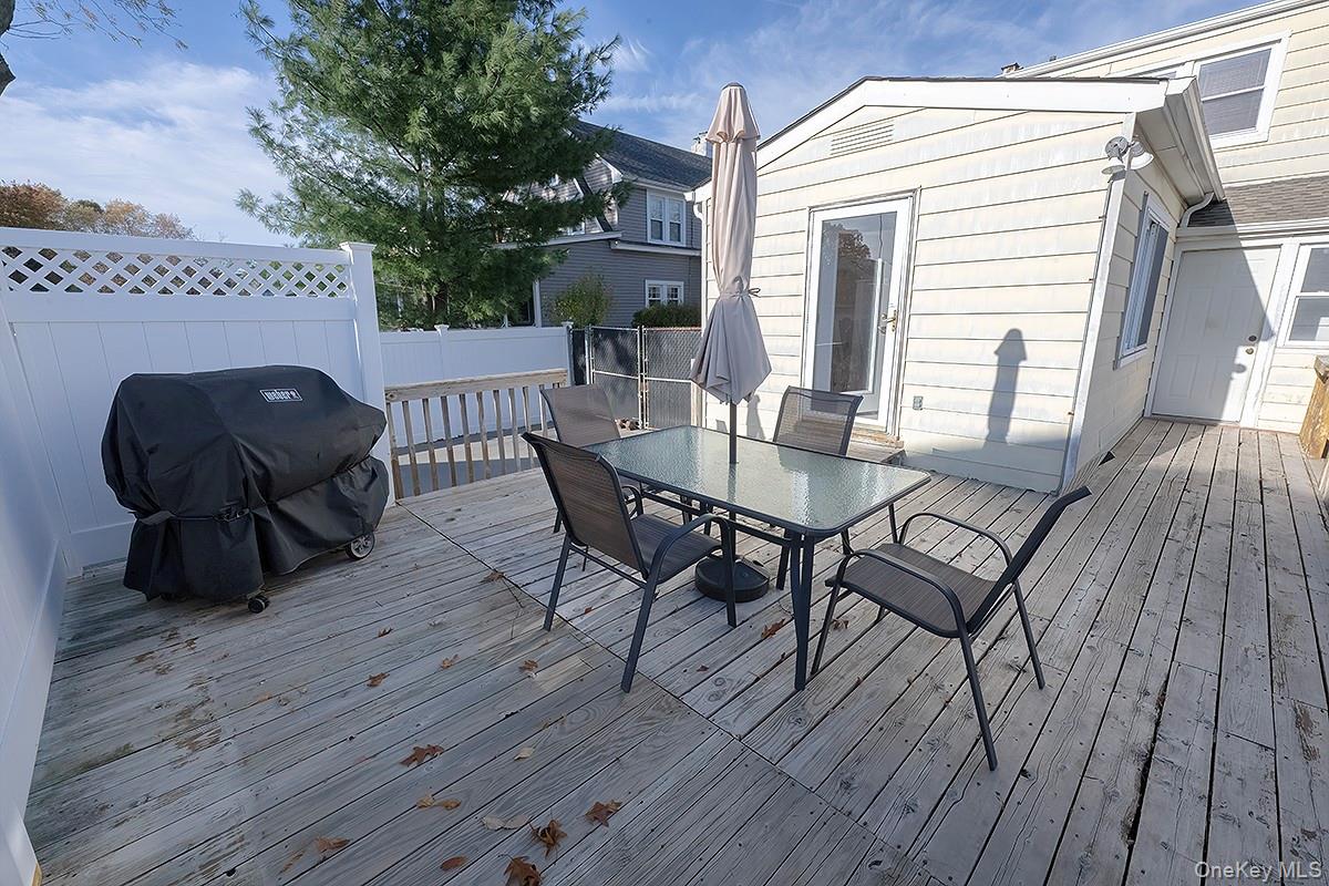 471 Windsor Place, Oceanside, NY 11572