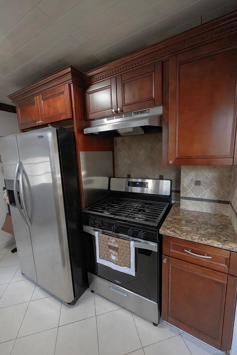 471 Windsor Place, Oceanside, NY 11572