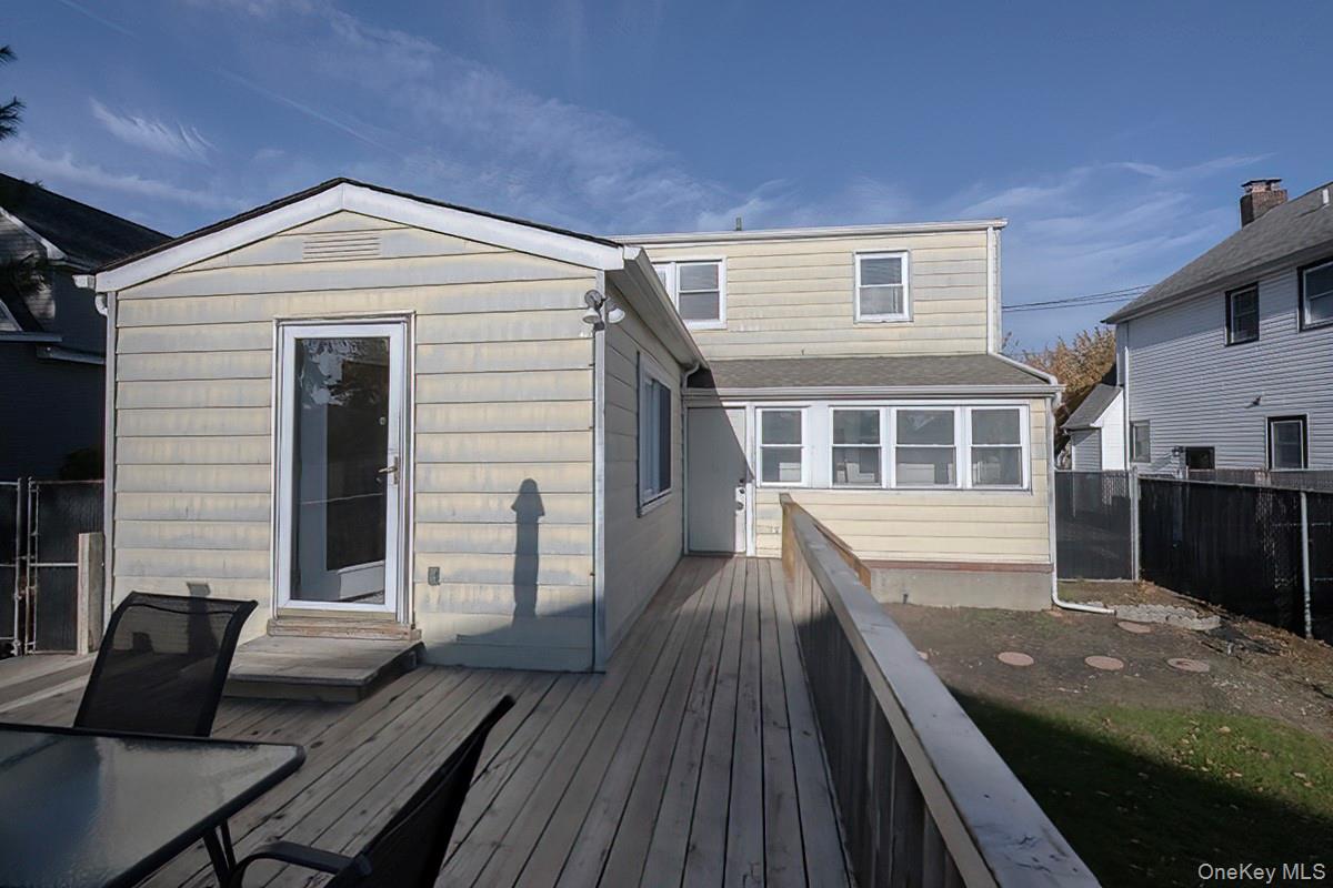 471 Windsor Place, Oceanside, NY 11572