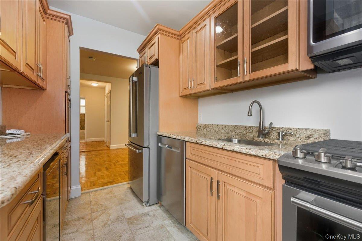 275 Maple Avenue # B 1, Rockville Centre, NY 11570