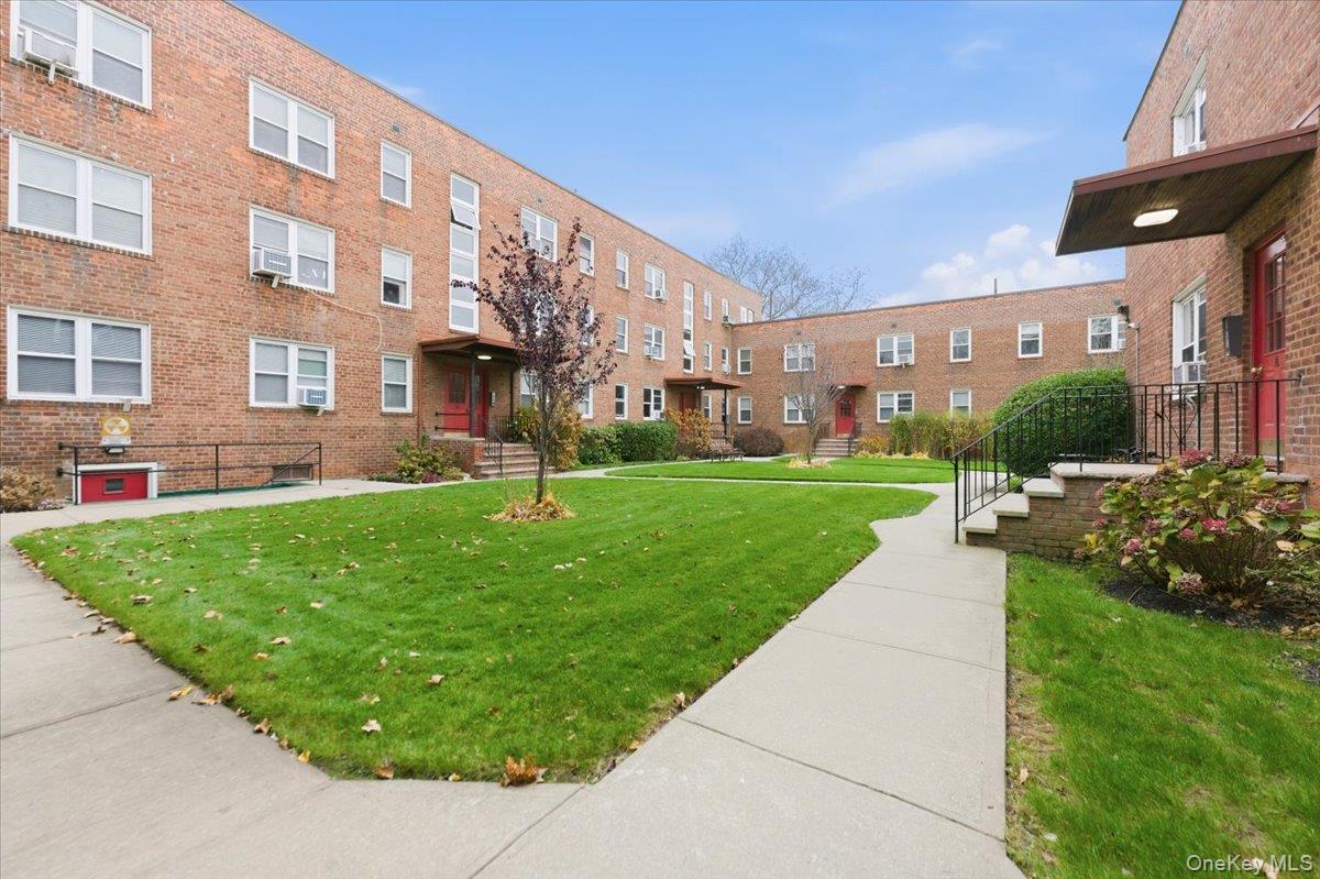275 Maple Avenue # B 1, Rockville Centre, NY 11570