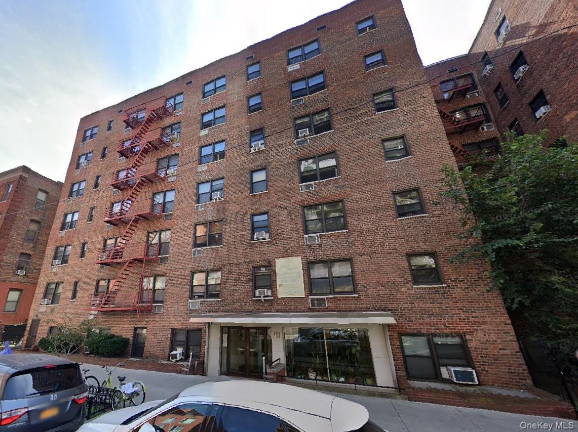 143-40 Roosevelt Avenue # #5J, Flushing, NY 11354