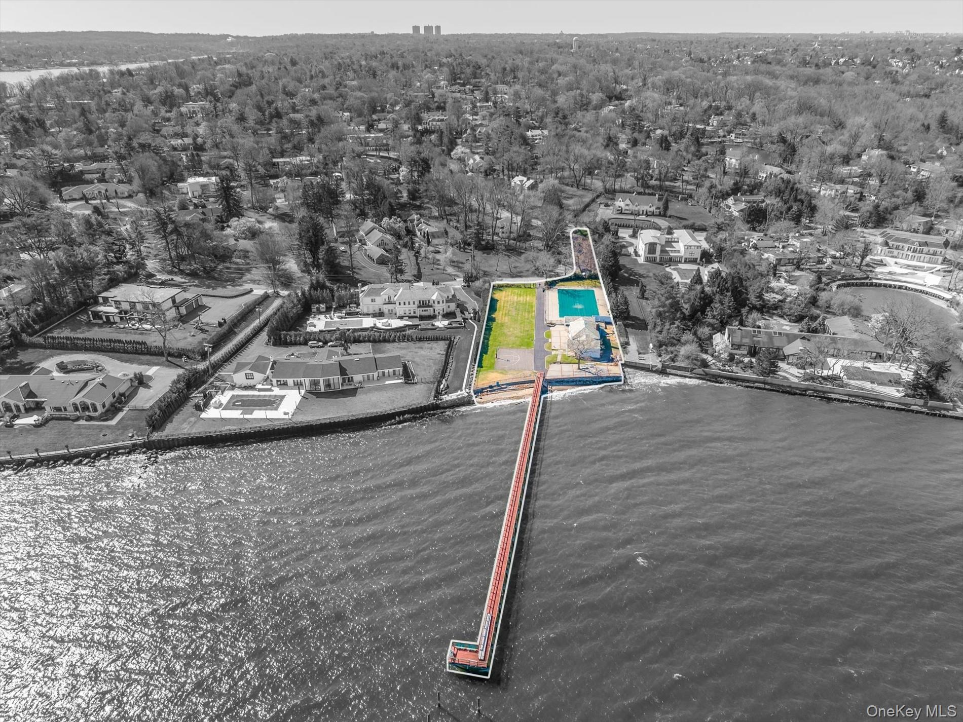 33 Harbour Road, Great Neck, NY 11024