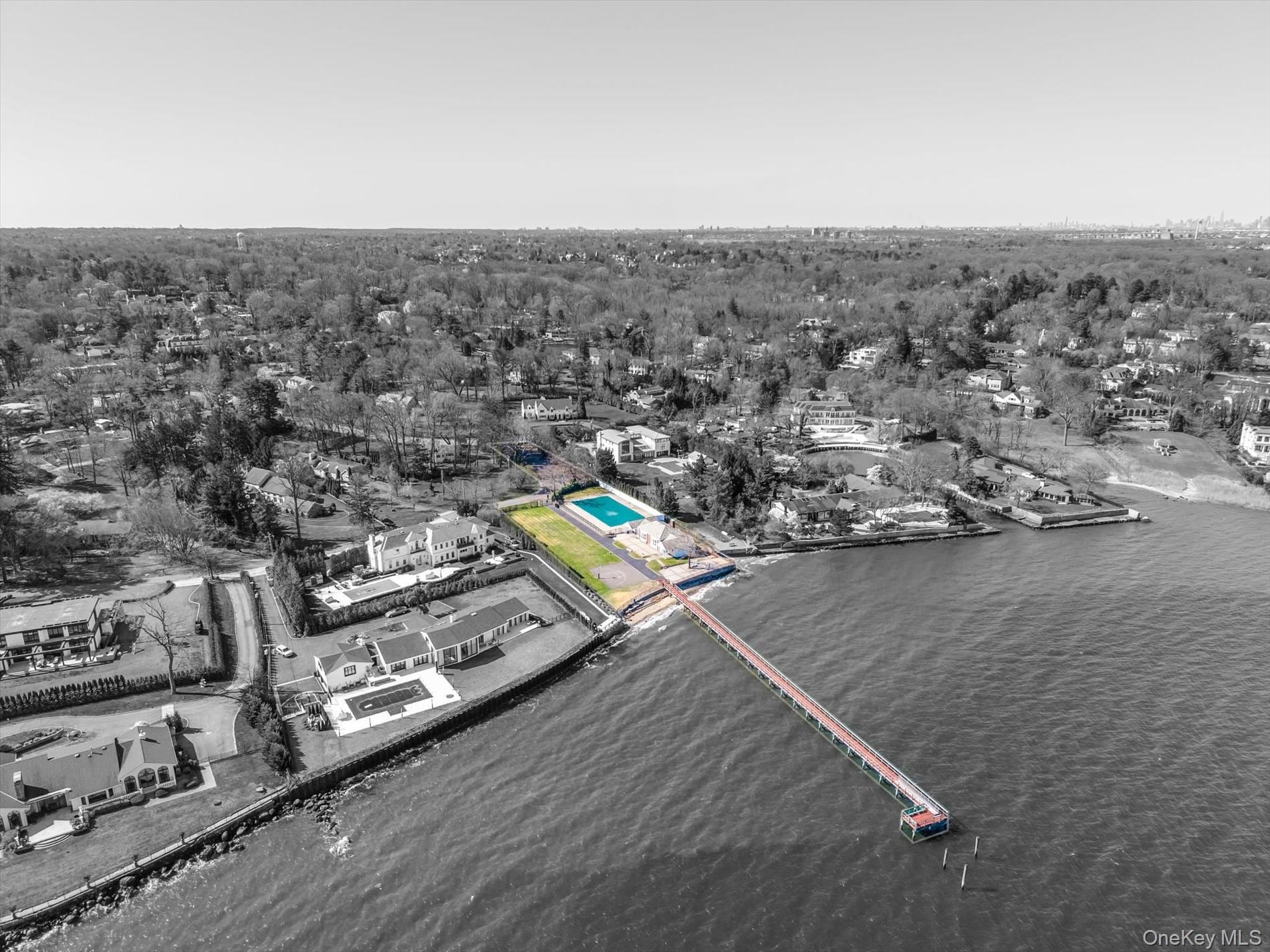 33 Harbour Road, Great Neck, NY 11024