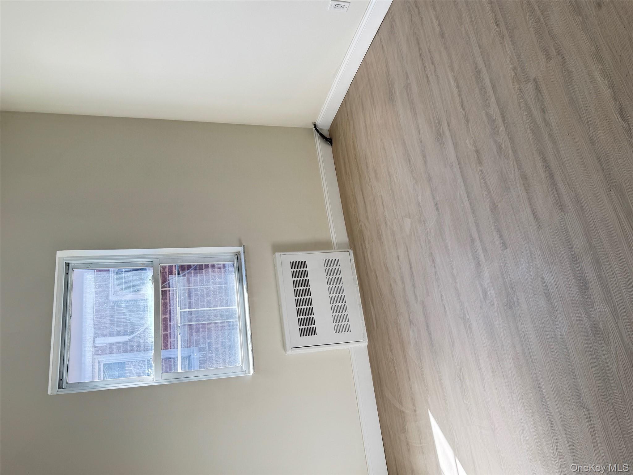 5003 Horatio Parkway, Oakland Gardens, NY 11364