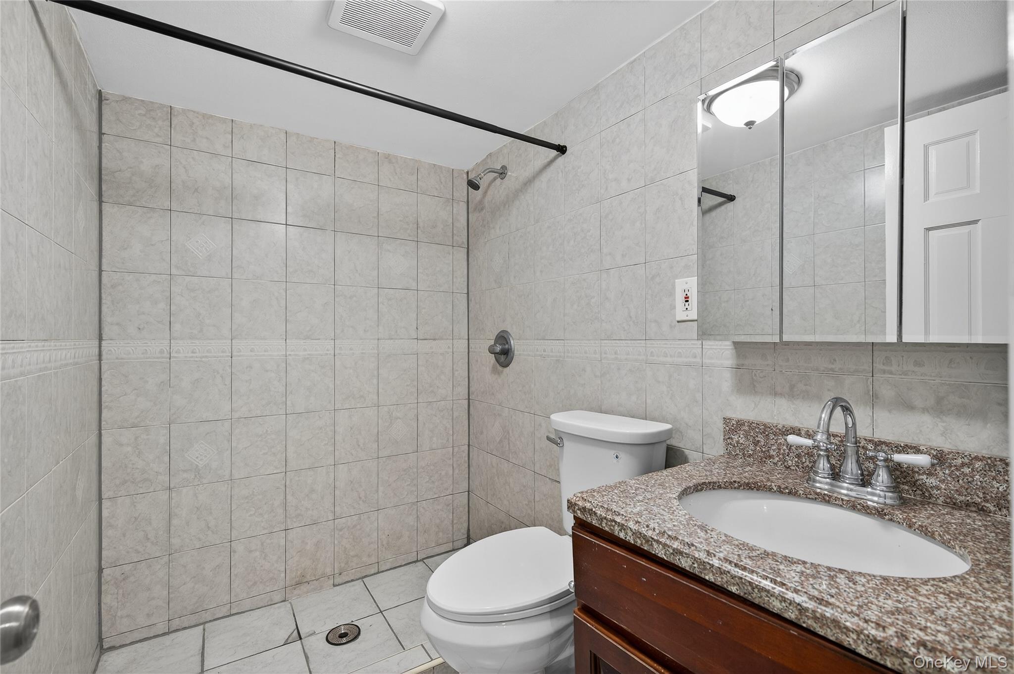 552 Old Country Road, Plainview, NY 11803