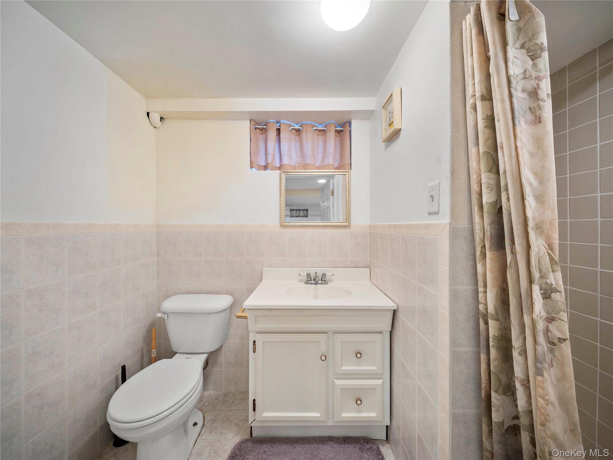 16407 27th Avenue, Flushing, NY 11354