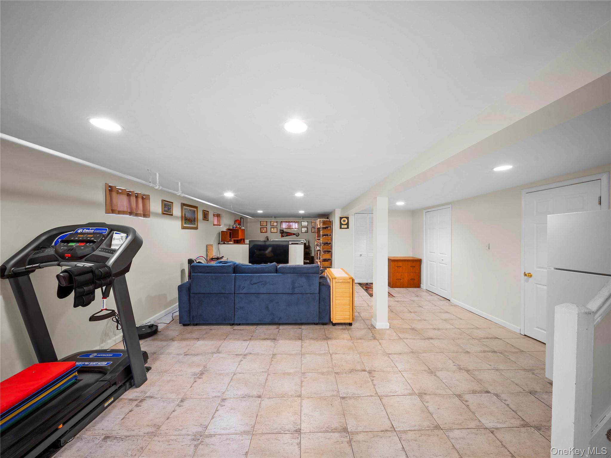 16407 27th Avenue, Flushing, NY 11354