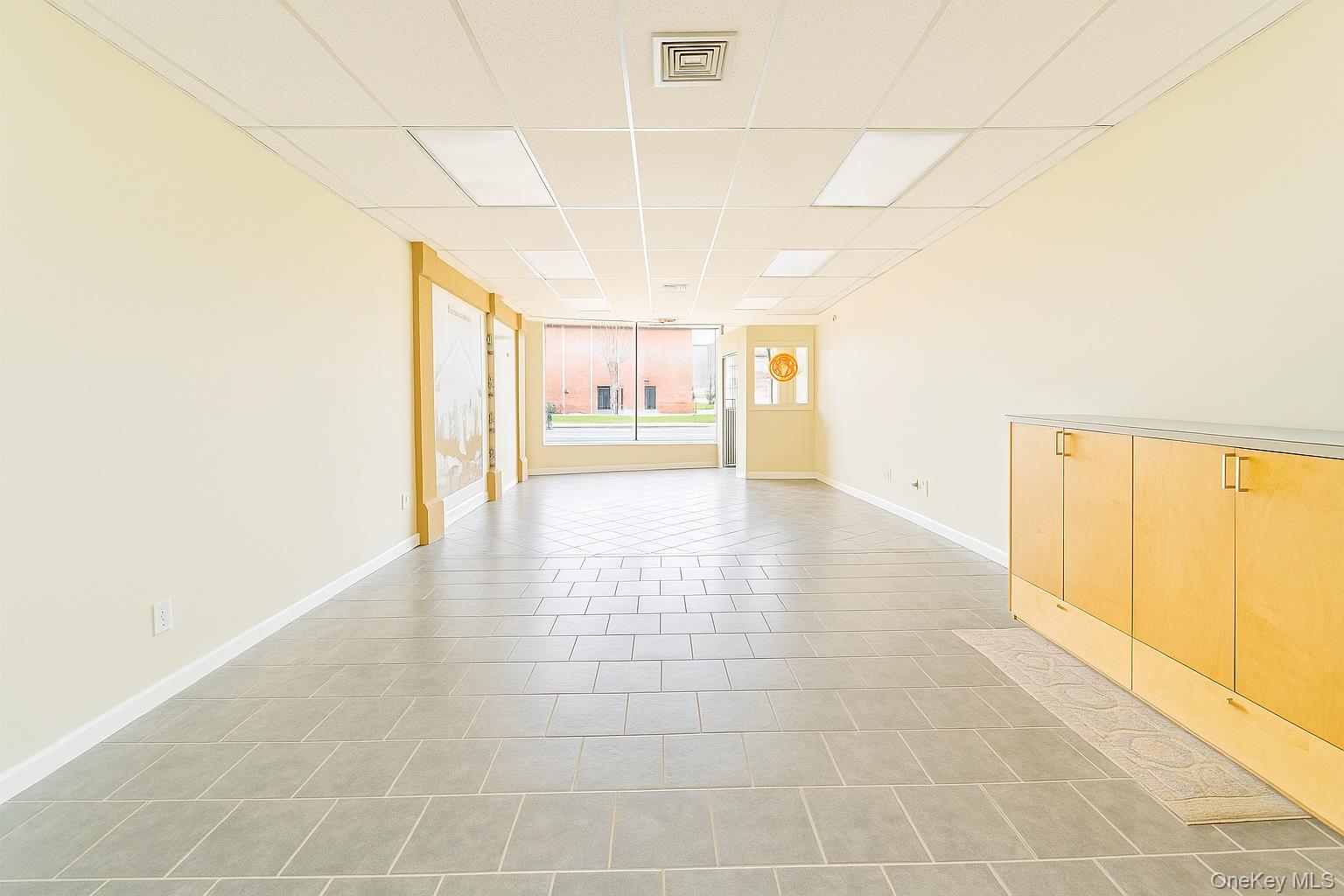 322 W Montauk Highway, Lindenhurst, NY 11757