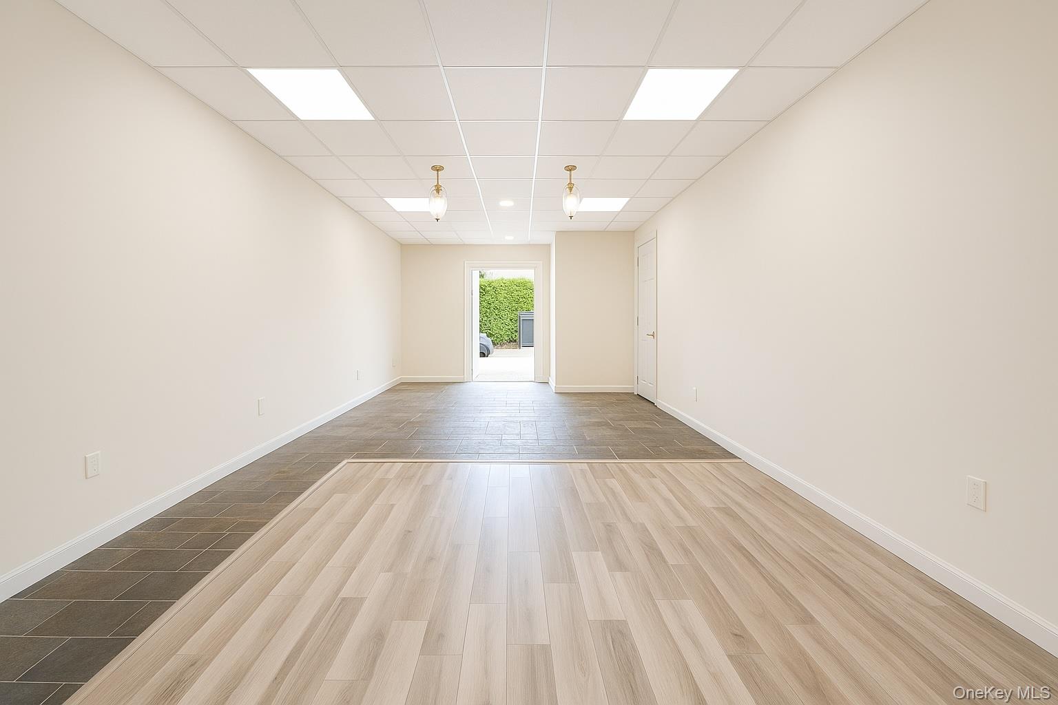 322 W Montauk Highway, Lindenhurst, NY 11757