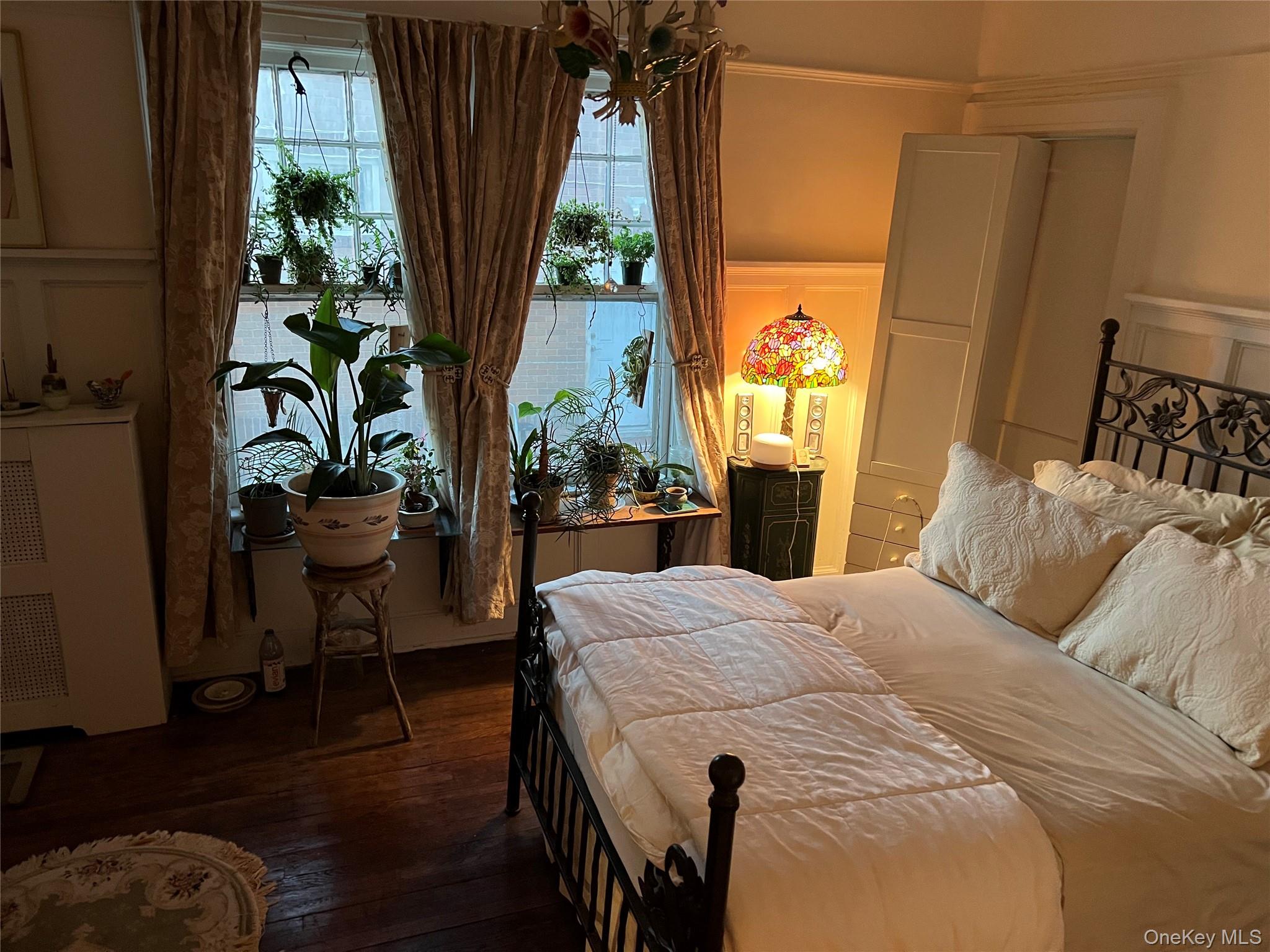 150-67 87 Avenue, Briarwood, NY 11432