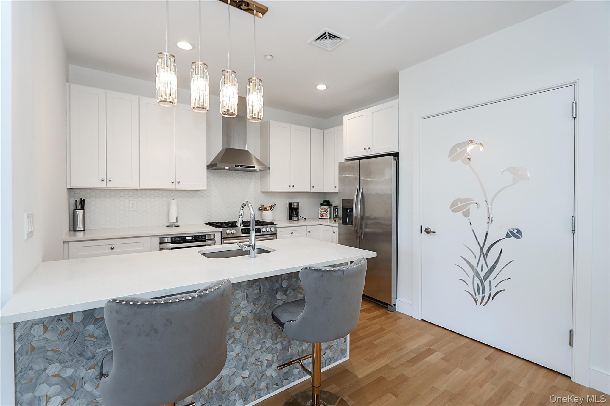 209 Breton Way, Glen Cove, NY 11542