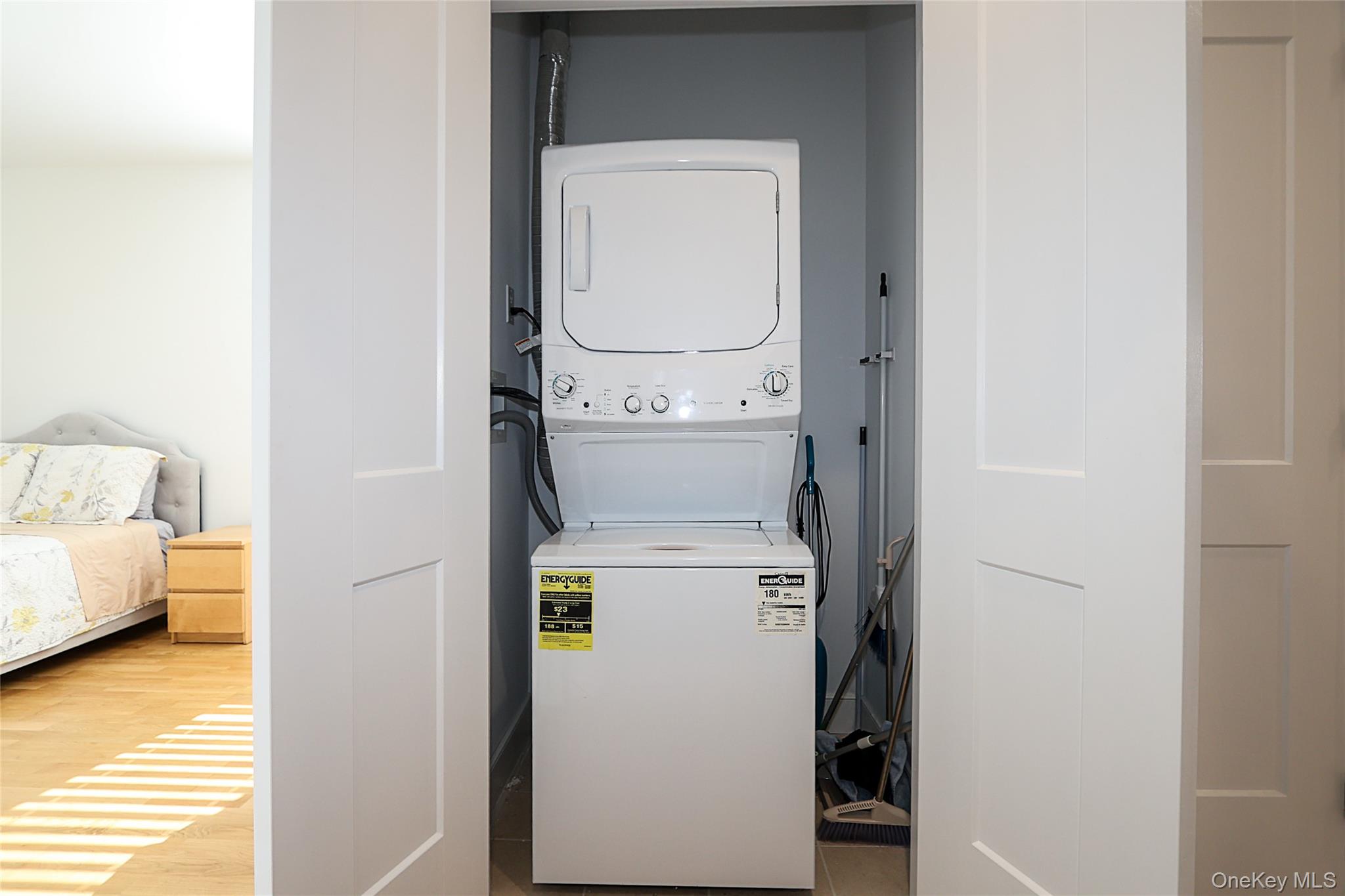 209 Breton Way, Glen Cove, NY 11542