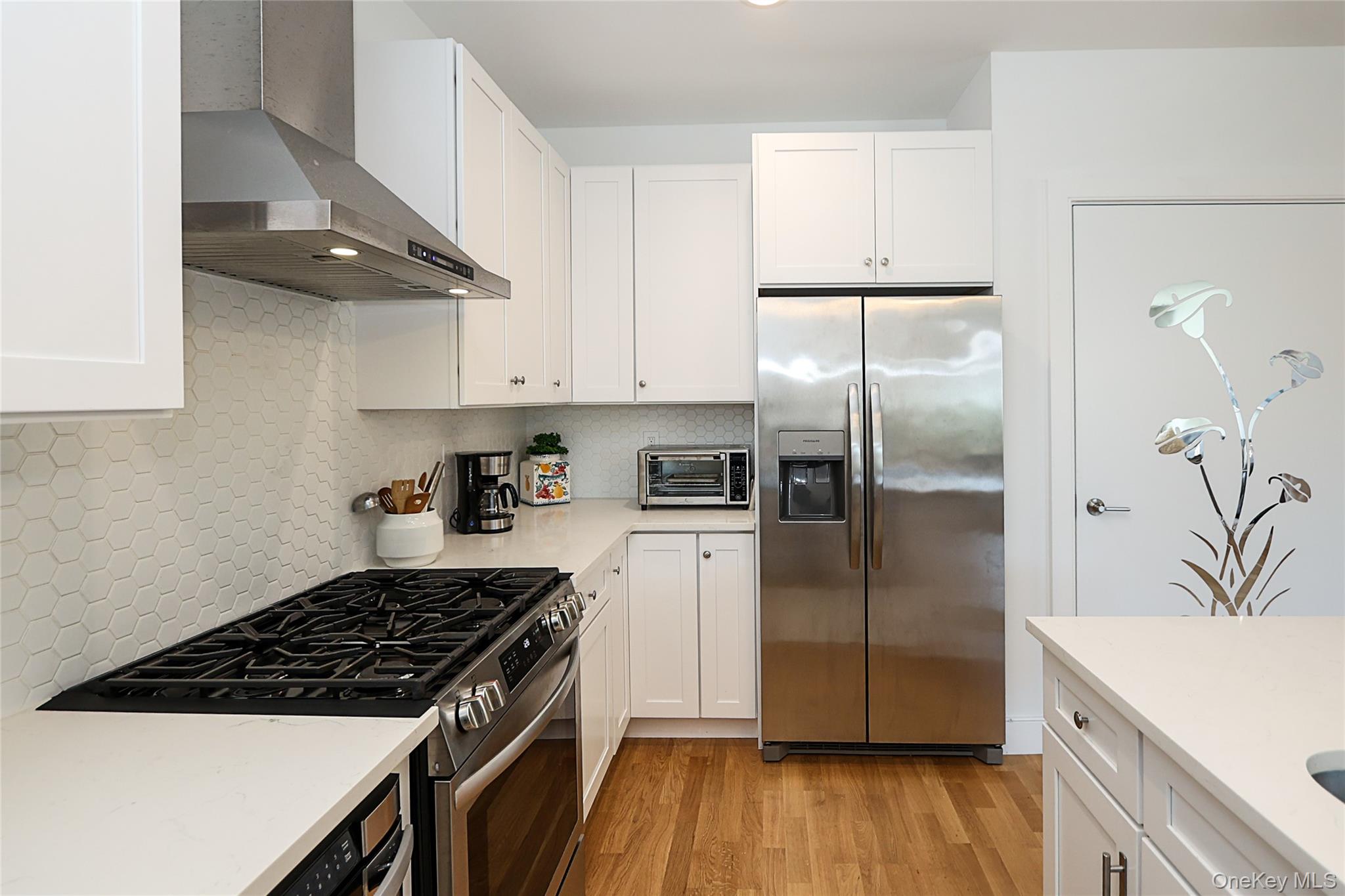 209 Breton Way, Glen Cove, NY 11542