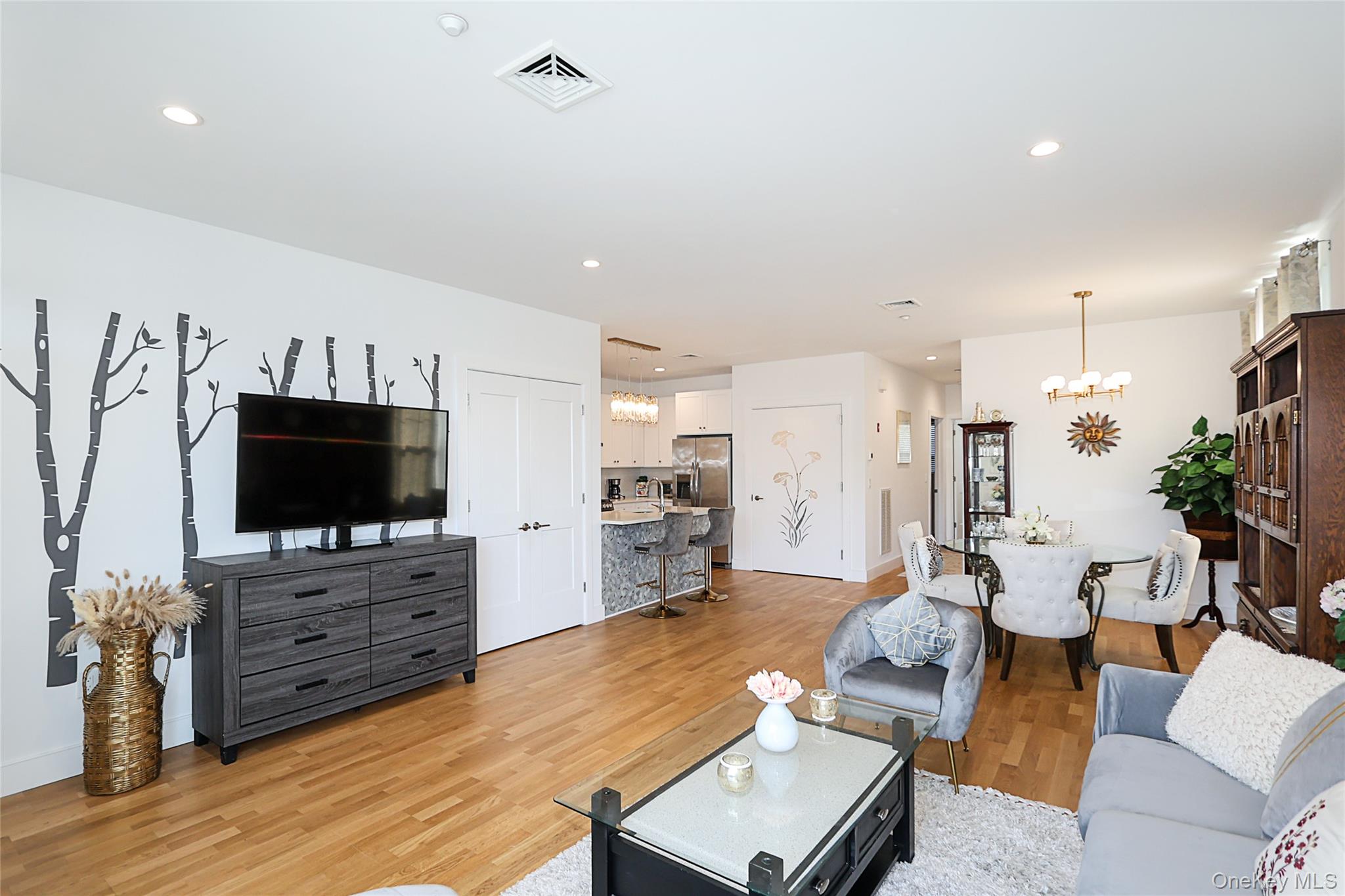 209 Breton Way, Glen Cove, NY 11542