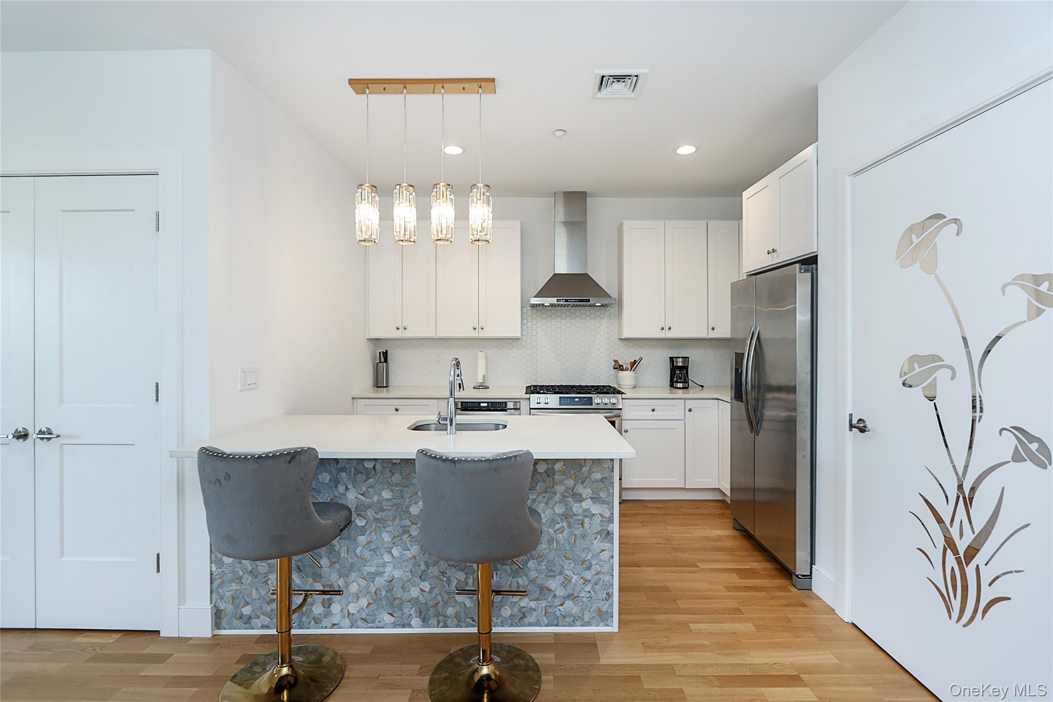 209 Breton Way, Glen Cove, NY 11542