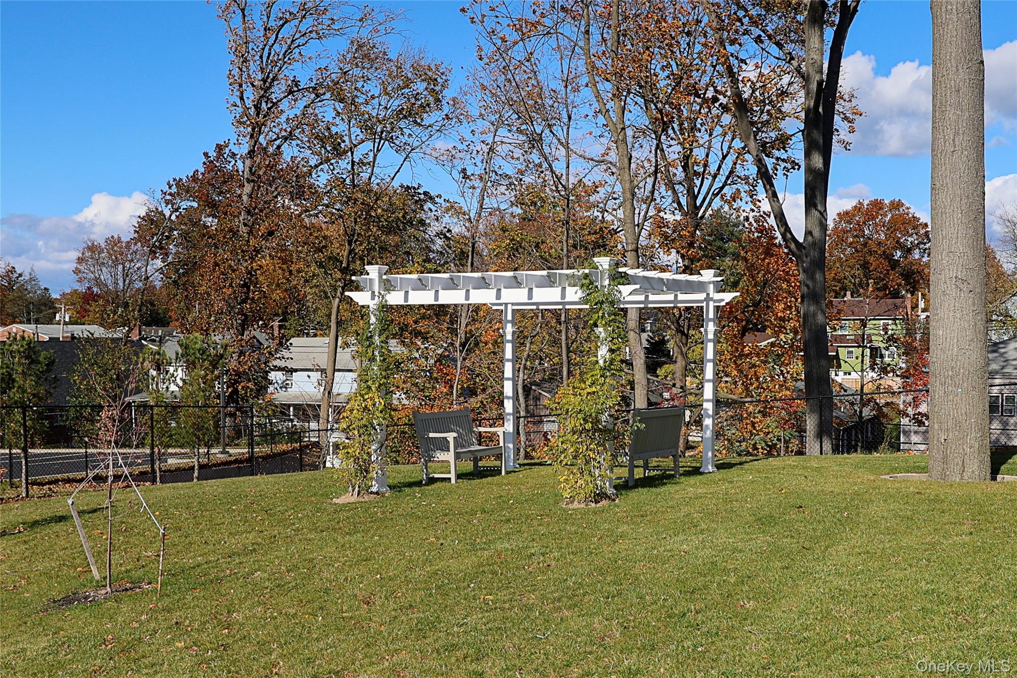 209 Breton Way, Glen Cove, NY 11542