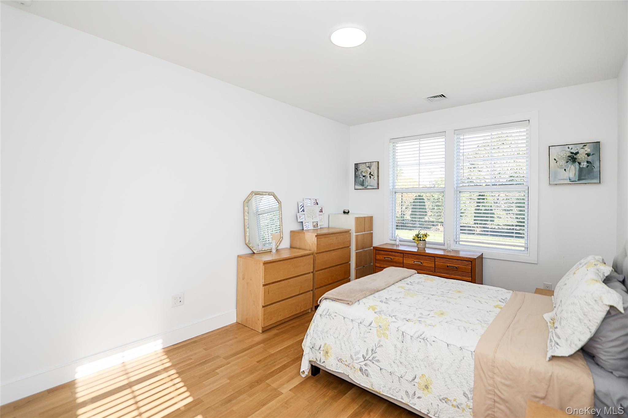 209 Breton Way, Glen Cove, NY 11542