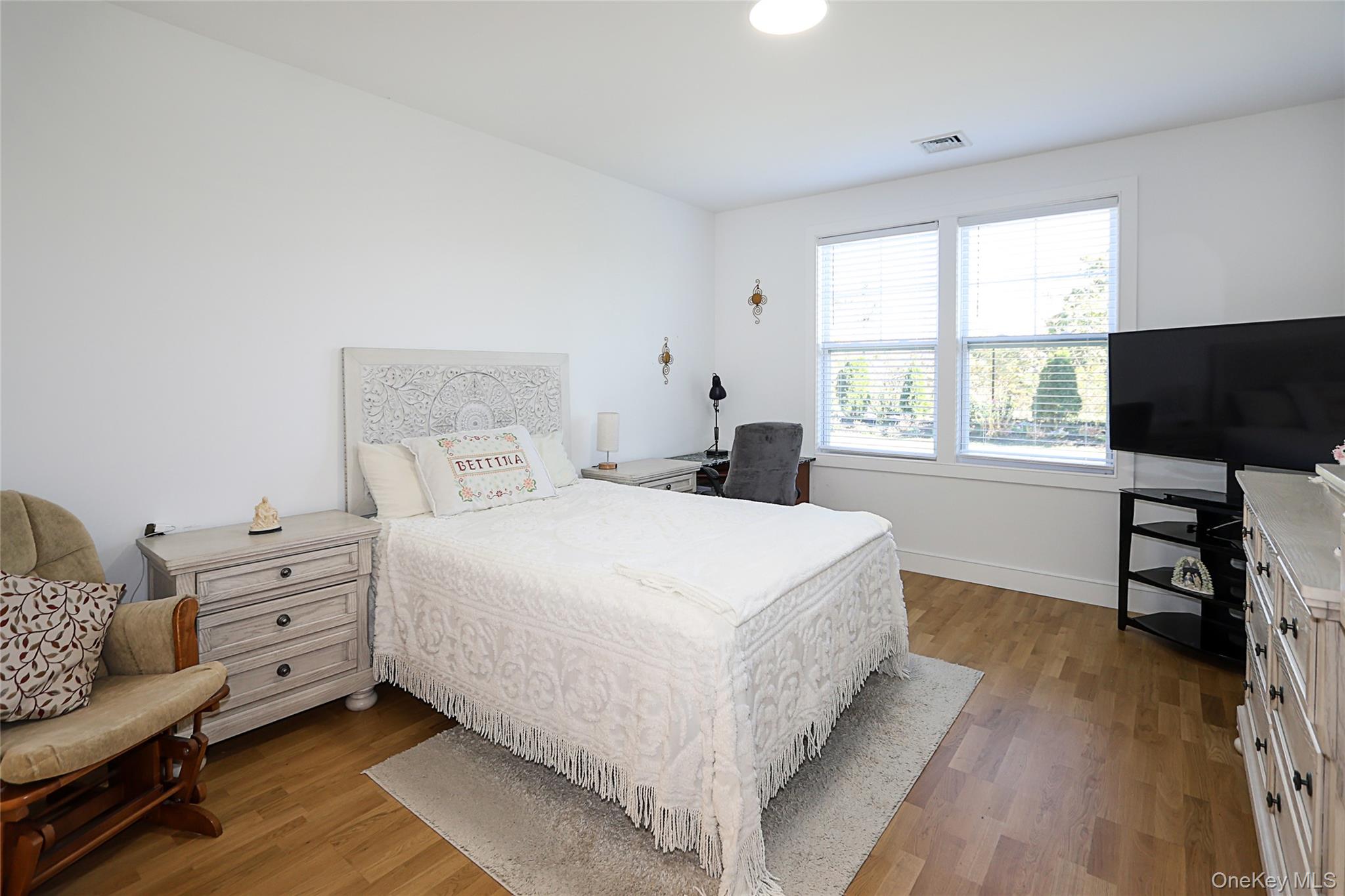 209 Breton Way, Glen Cove, NY 11542