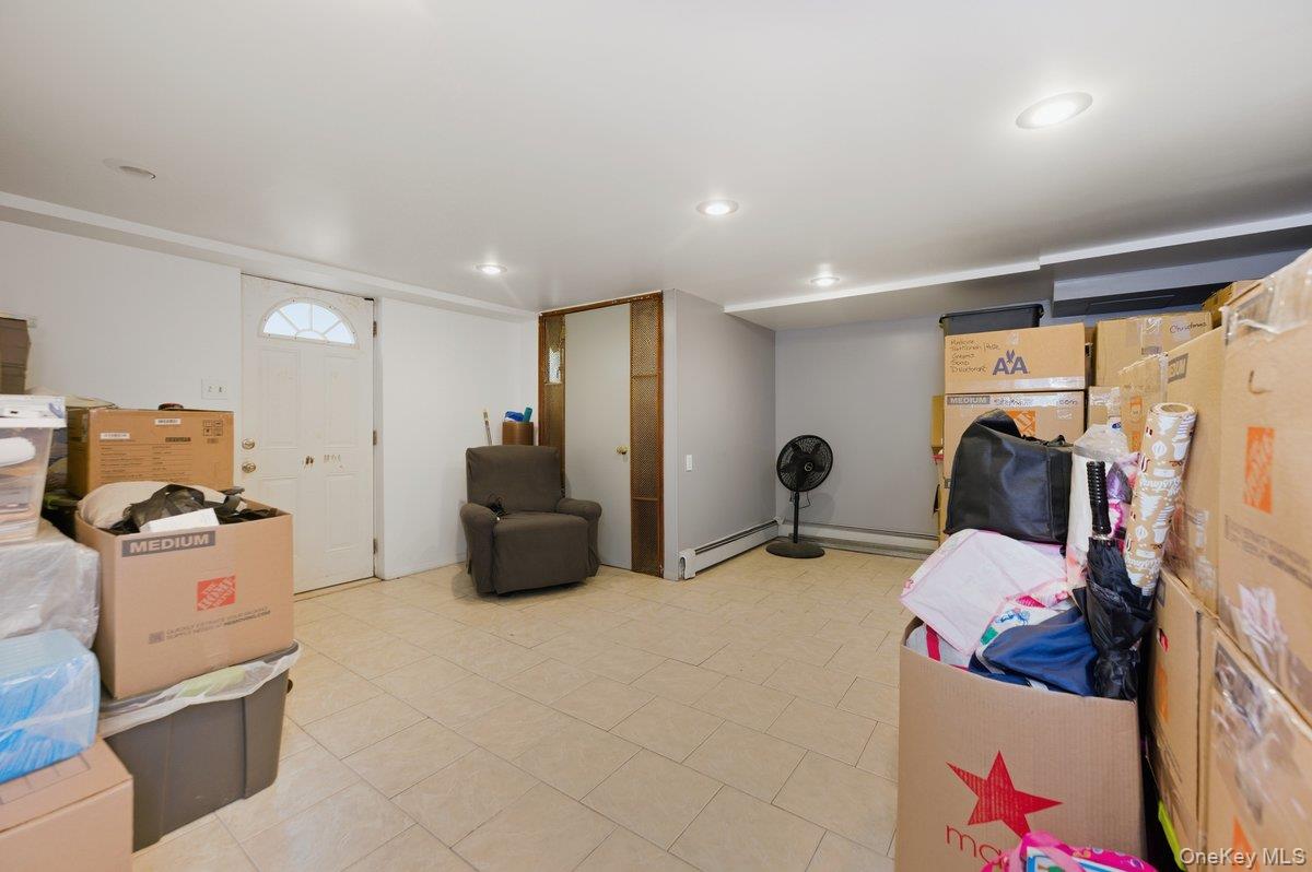 8754 110th Street, Richmond Hill, NY 11418