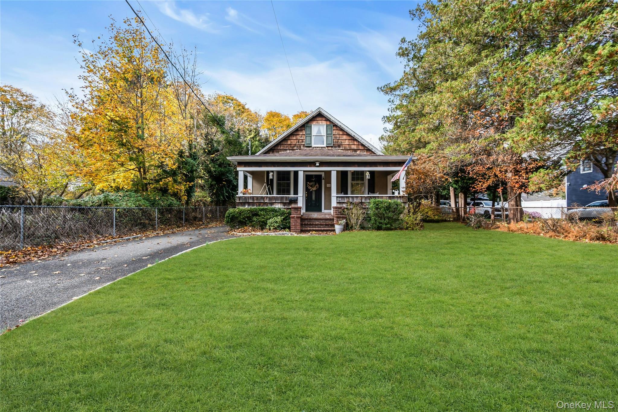 24 Elm Avenue, Smithtown, NY 11787