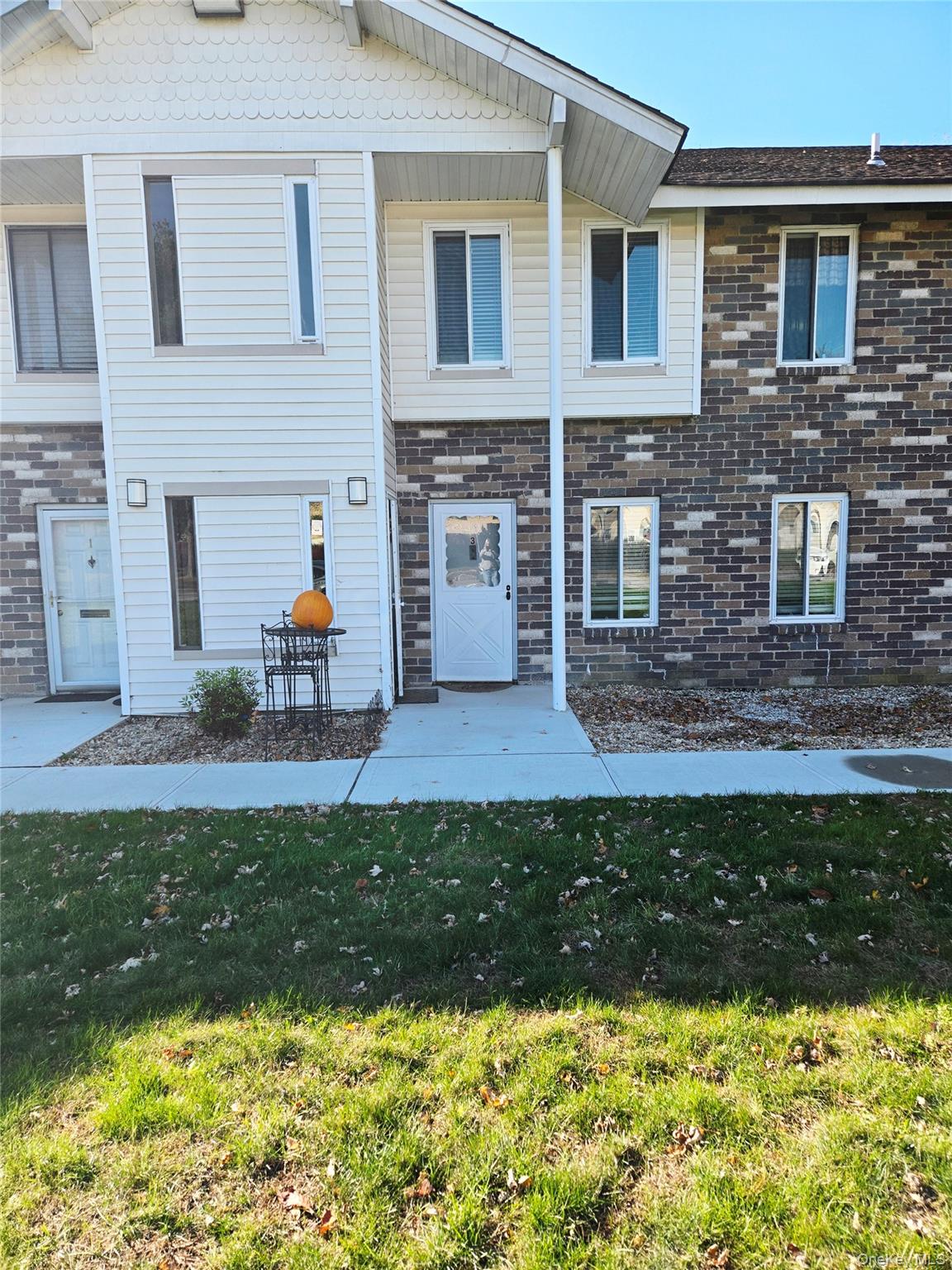 3 Osage Court # 3, Coram, NY 11727