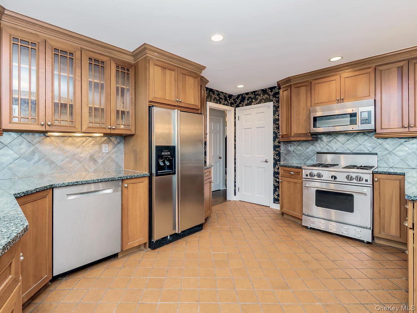 41 S 4th Street, Locust Valley, NY 11560