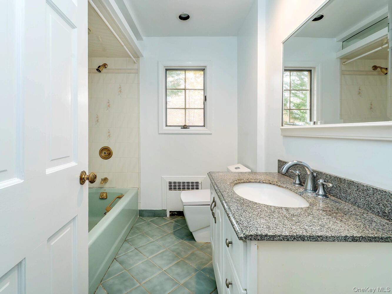 41 S 4th Street, Locust Valley, NY 11560