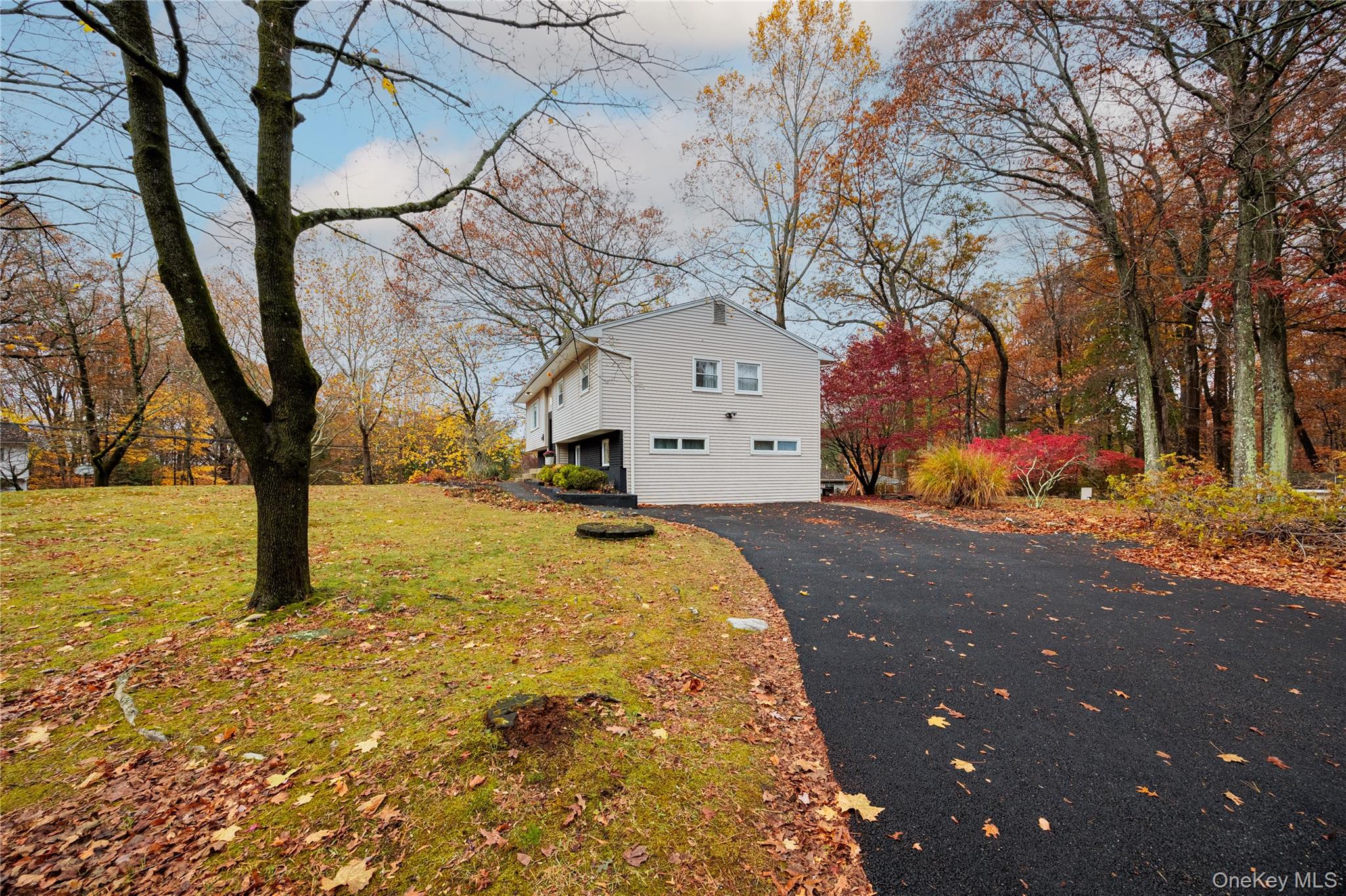 16 Twin Lakes Drive, Monsey, NY 10952