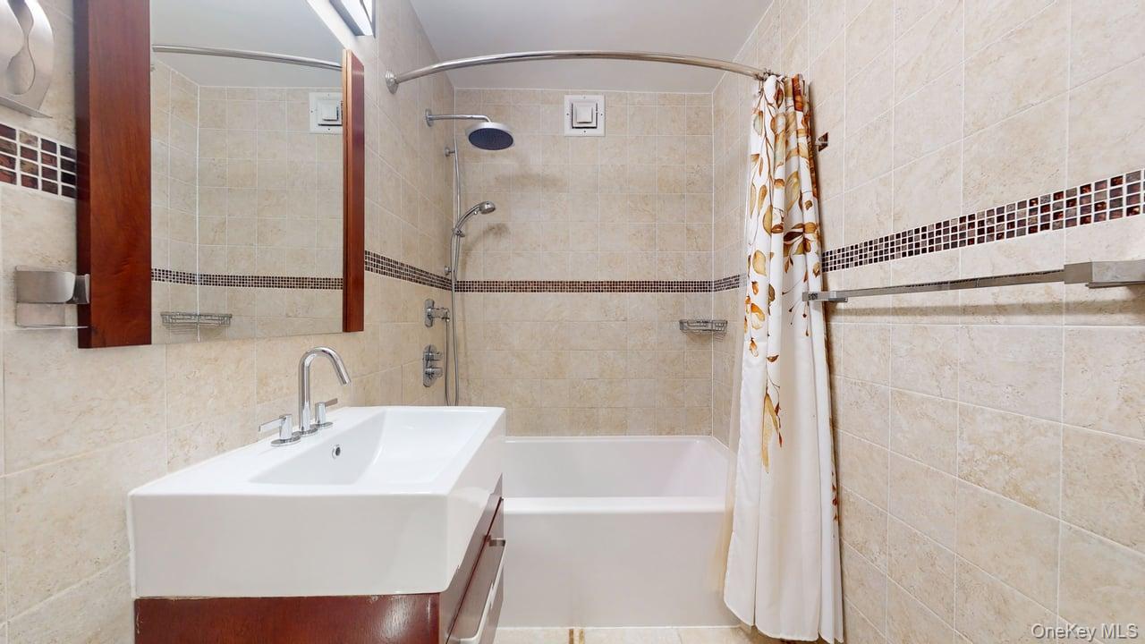 118-17 Union Turnpike # 18H, Forest Hills, NY 11375