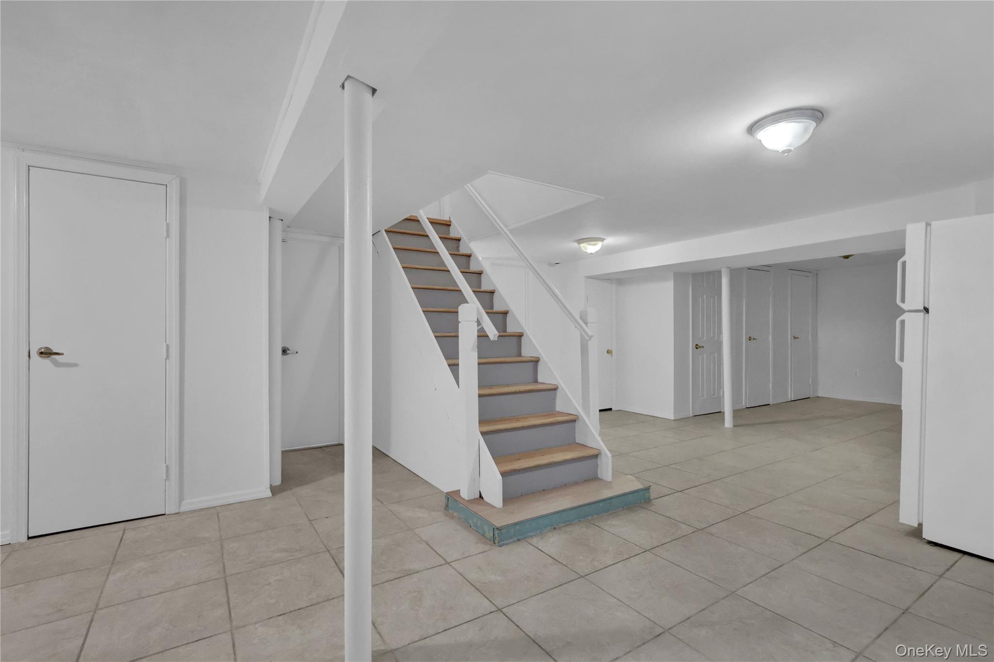 415 Pond Path, East Setauket, NY 11733