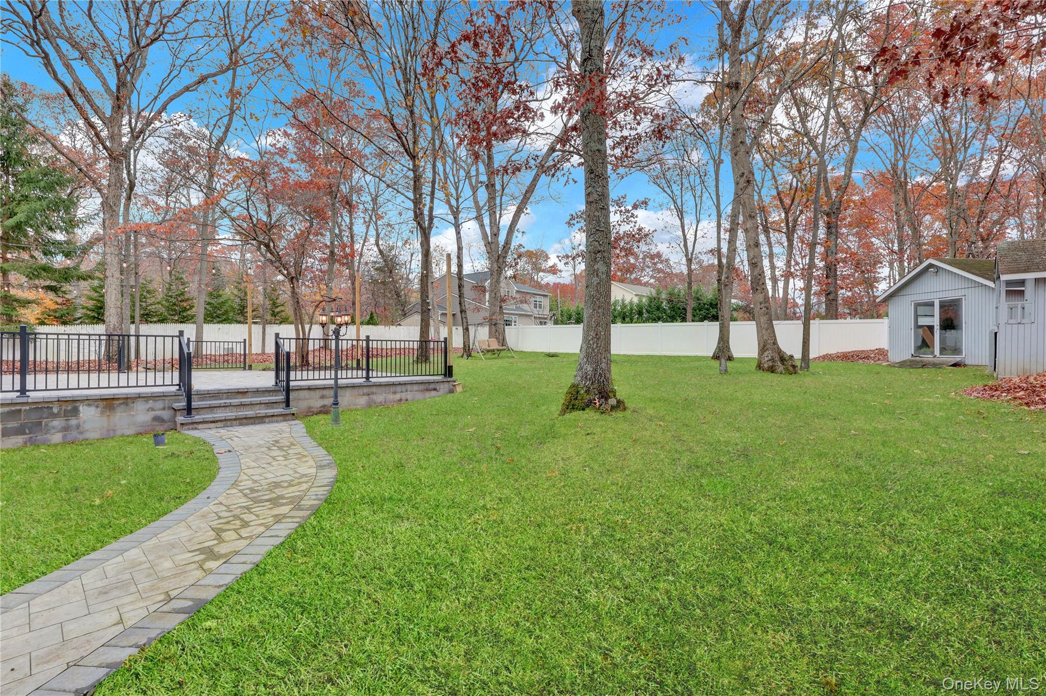 415 Pond Path, East Setauket, NY 11733