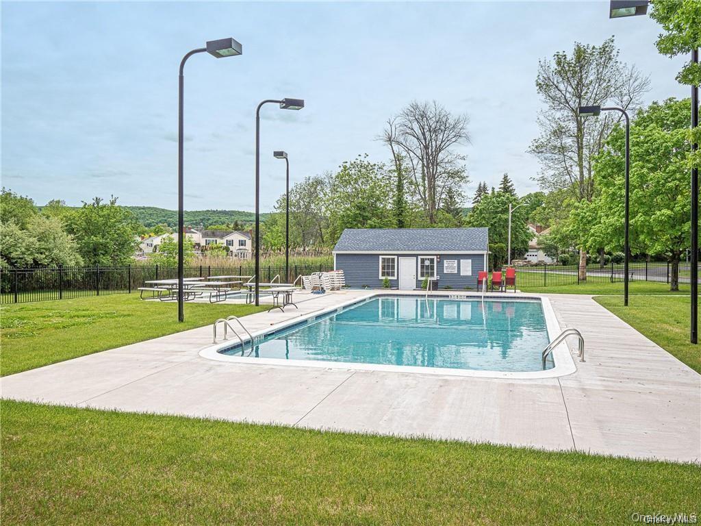 255 Homestead Village Drive, Warwick, NY 10990