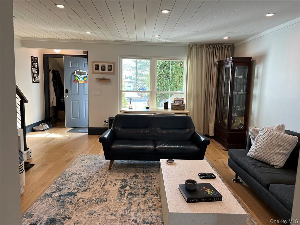 255 Homestead Village Drive, Warwick, NY 10990