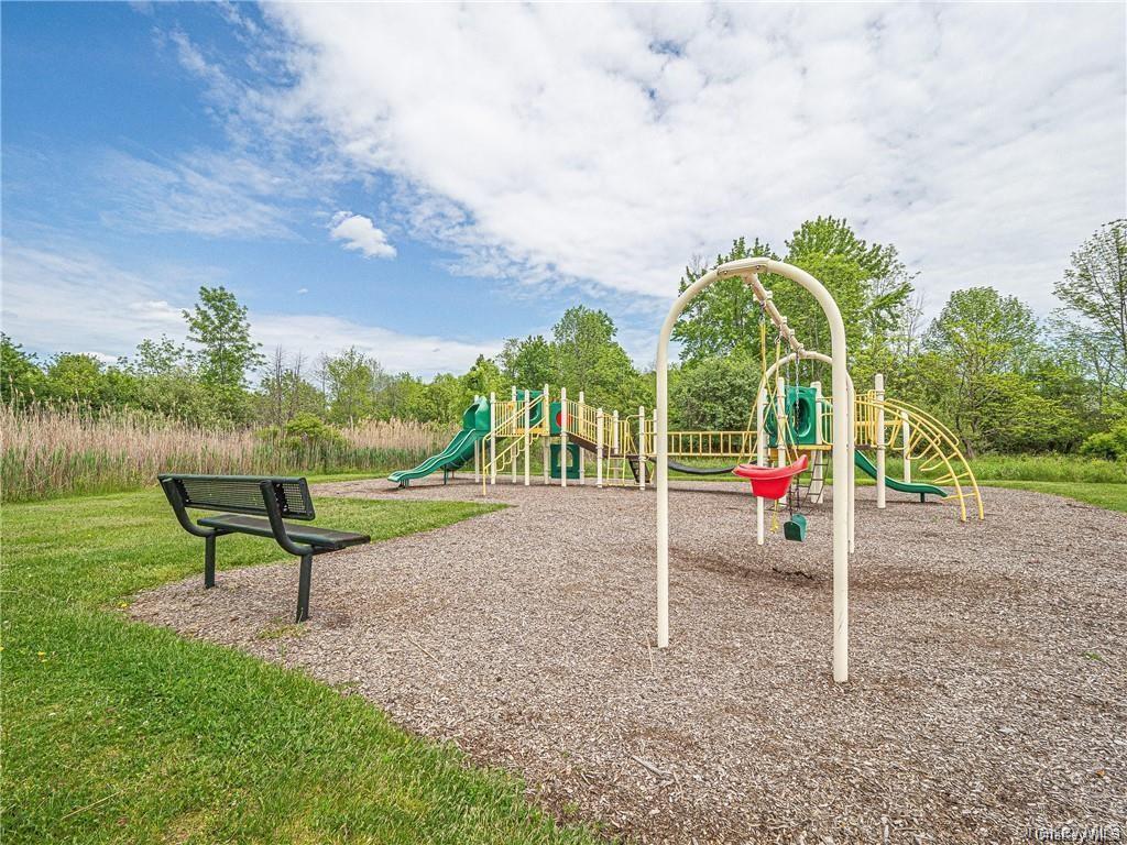 255 Homestead Village Drive, Warwick, NY 10990