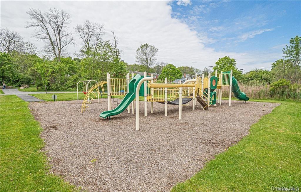 255 Homestead Village Drive, Warwick, NY 10990