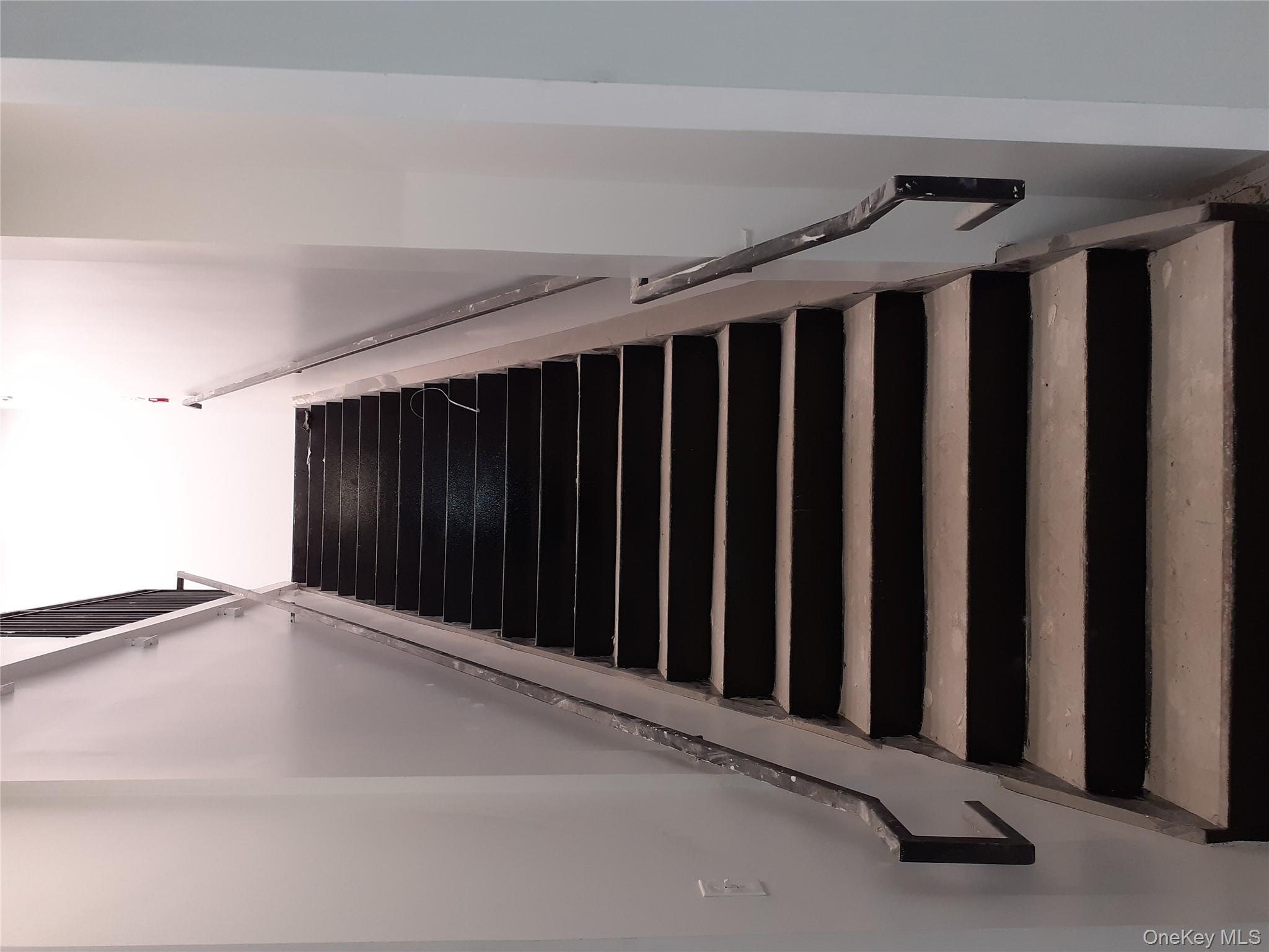 1 Distribution Drive, Bloomingburg, NY 12721