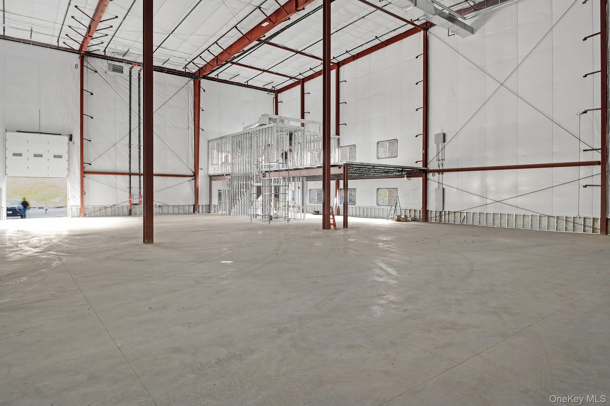 1 Distribution Drive, Bloomingburg, NY 12721