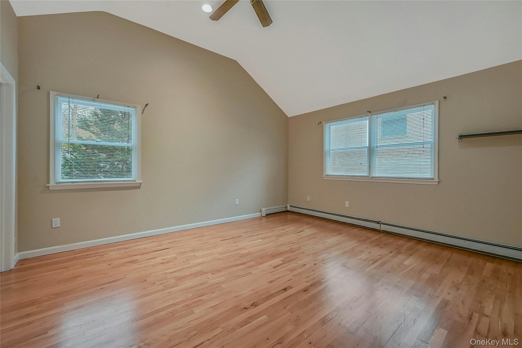 124 Fleets Cove Road, Huntington, NY 11743